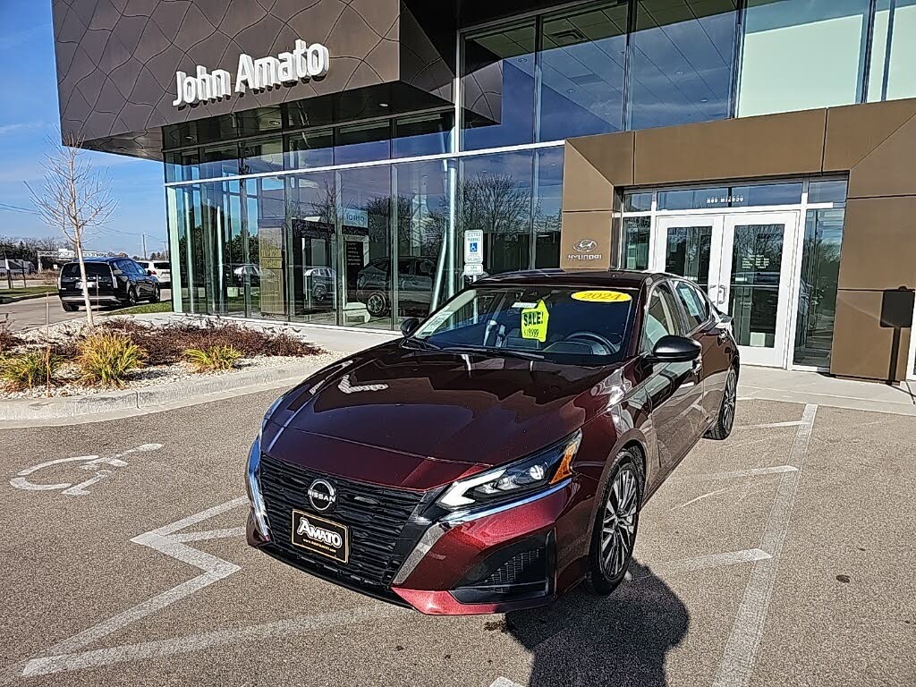 2024 Nissan Altima 2.5 SV FWD