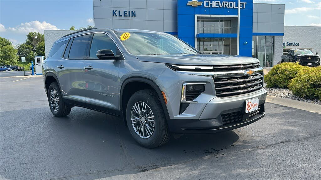 2026 Chevrolet Traverse LT FWD