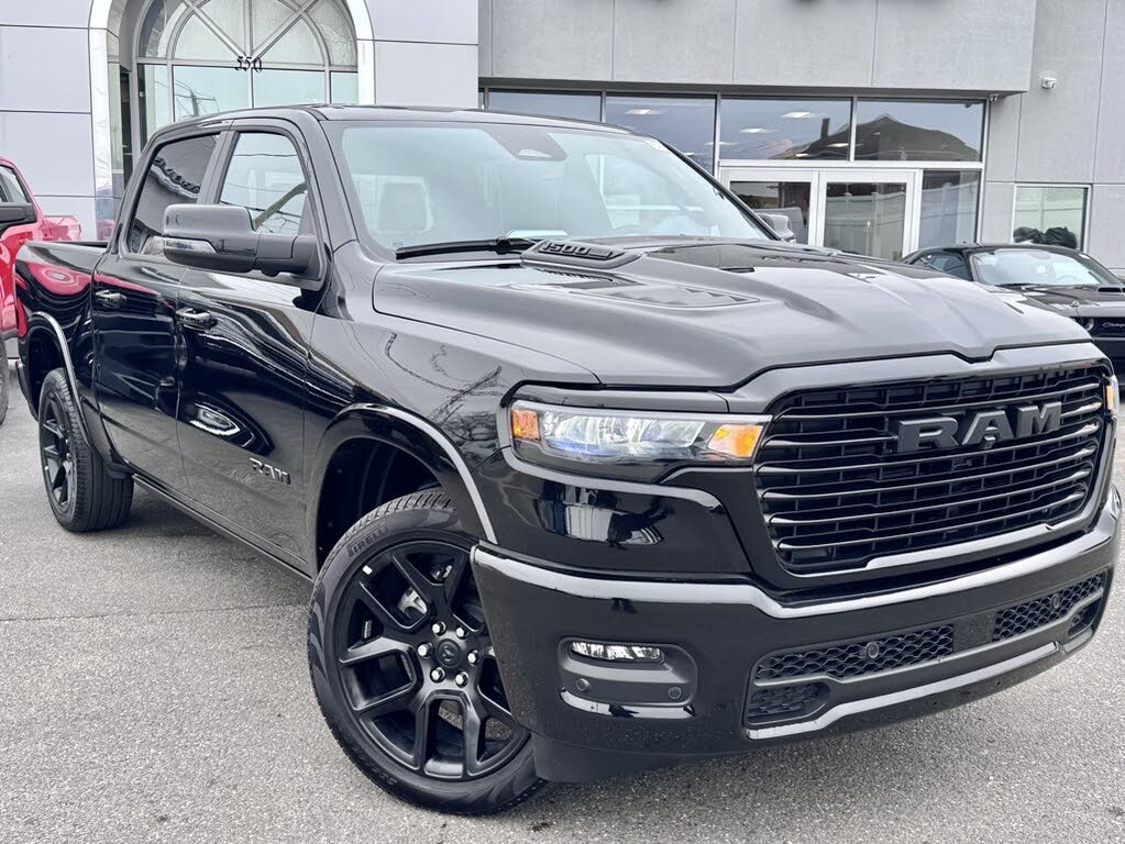 2025 RAM 1500 Laramie Crew Cab 4WD