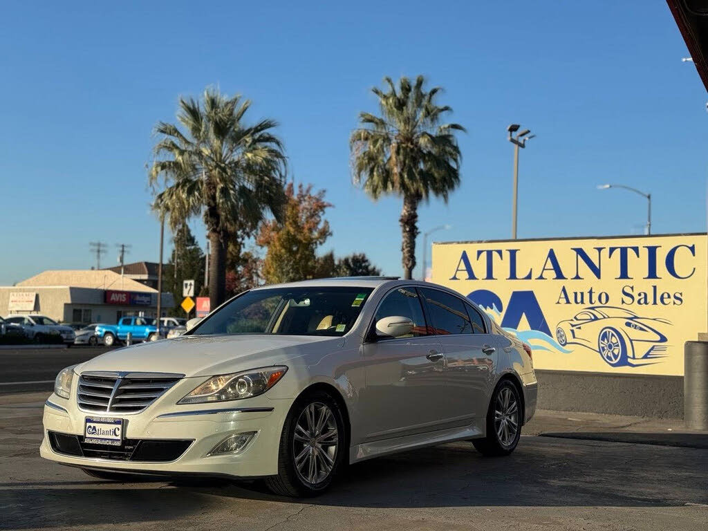 2012 Hyundai Genesis 3.8 RWD