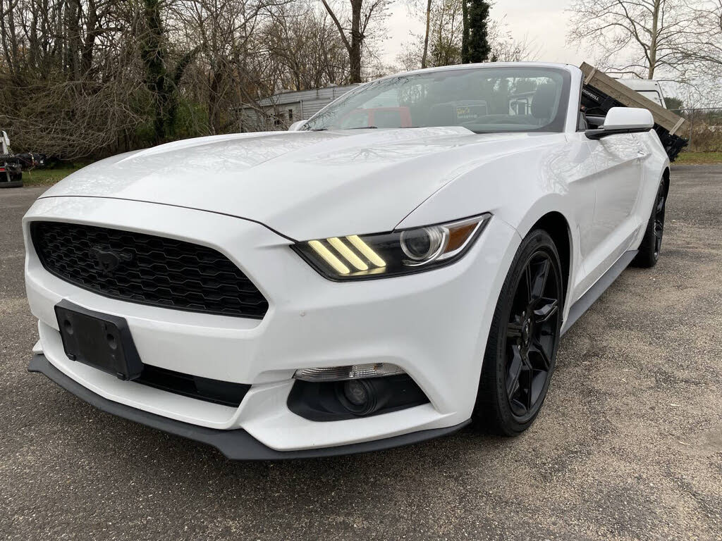 2017 Ford Mustang V6 Convertible RWD