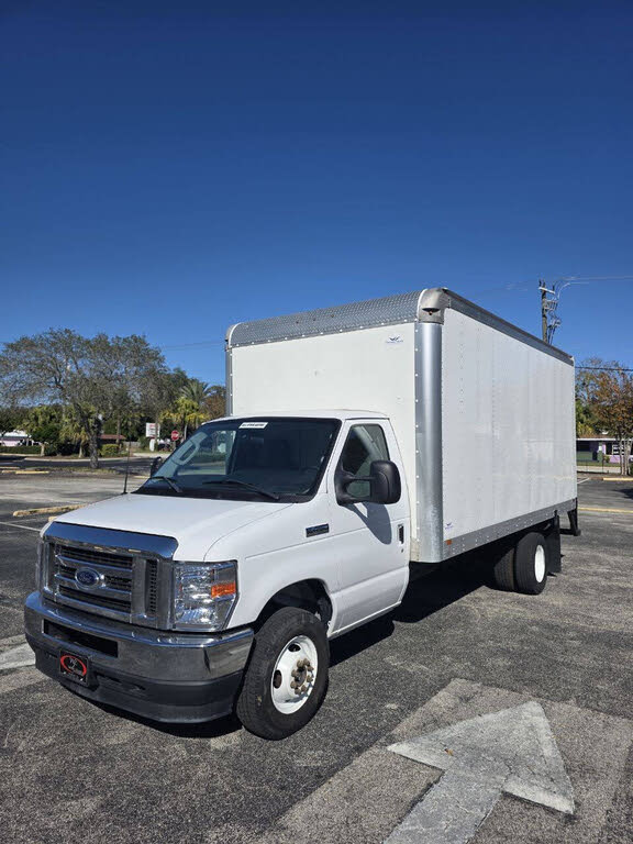 2023 Ford E-Series Chassis E-450 SD Cutaway 176 RWD