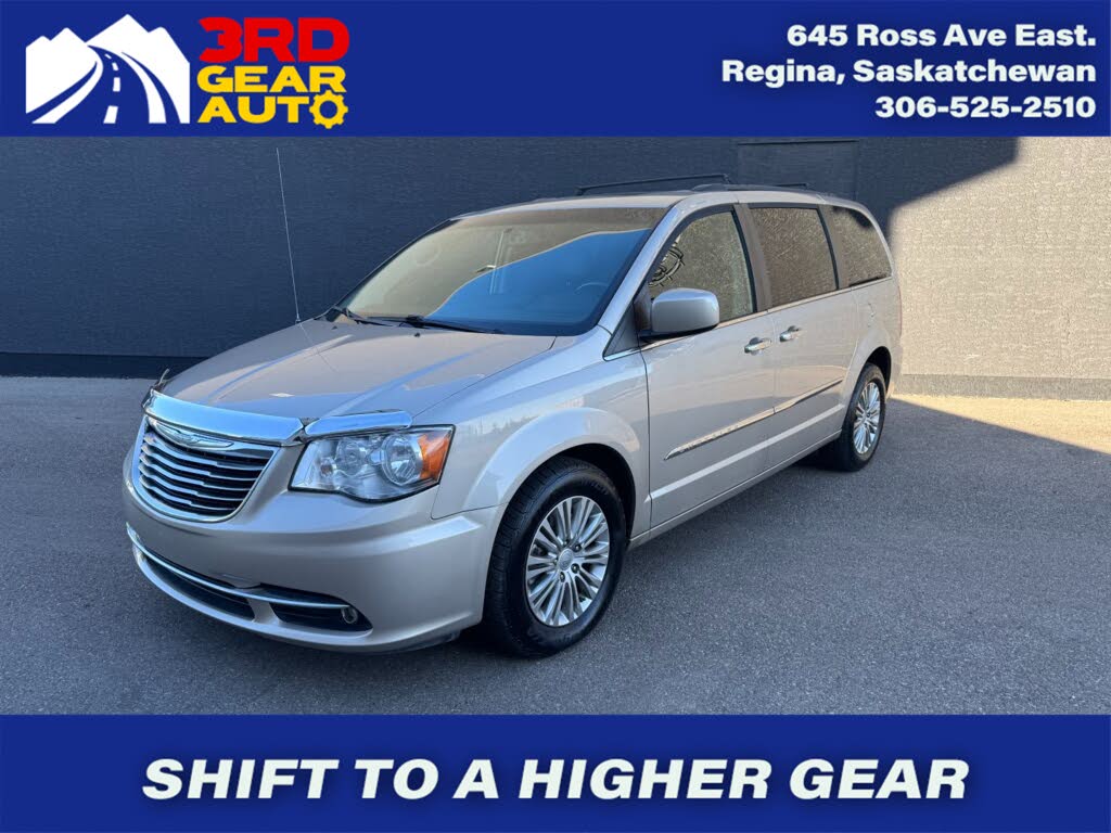 Chrysler Town & Country Touring-L FWD 2015