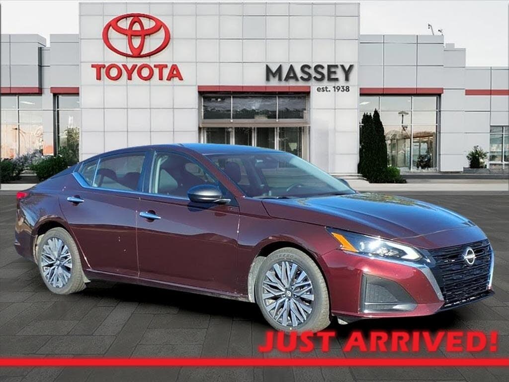 2024 Nissan Altima 2.5 SV FWD