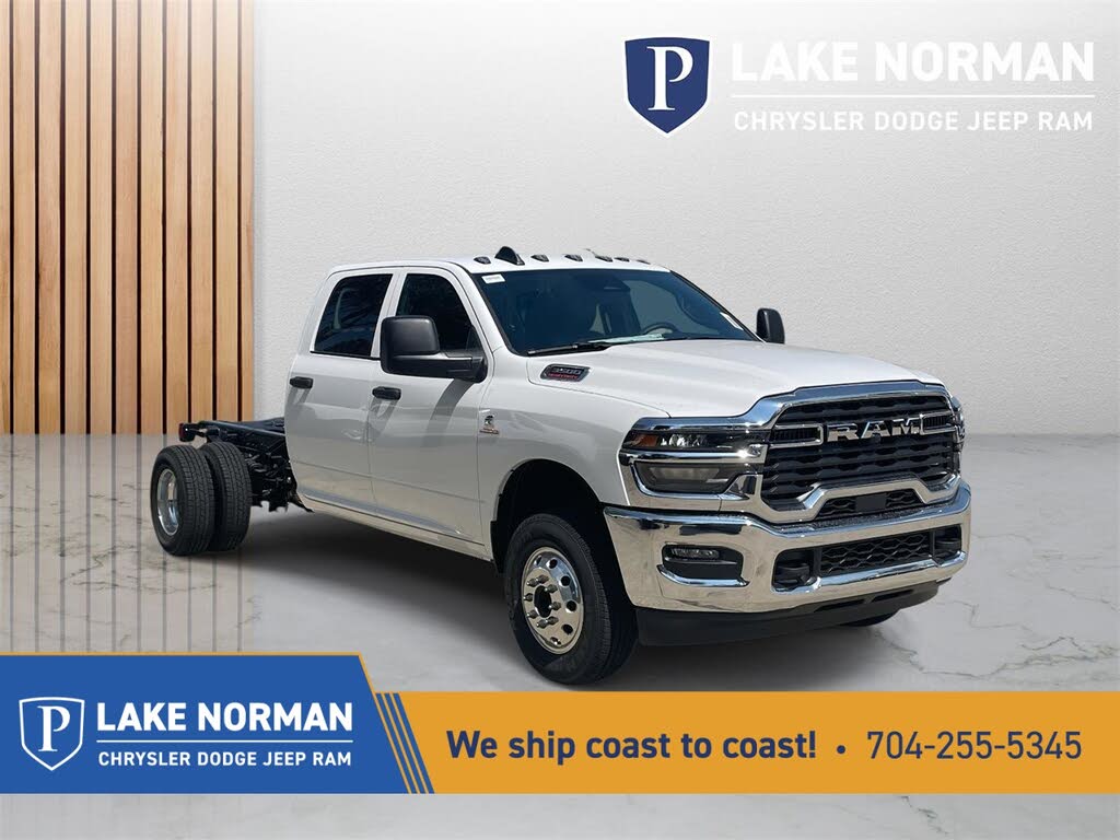 2025 RAM 3500 Chassis Tradesman Crew Cab LB DRW 4WD