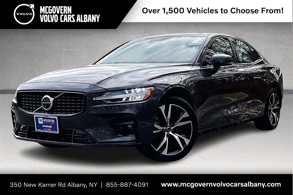 2024 Volvo S60 B5 Plus Dark Theme AWD