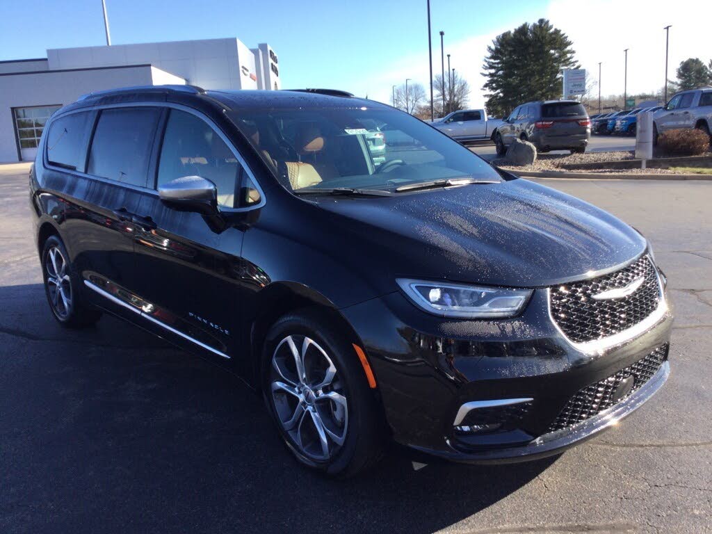 2025 Chrysler Pacifica Pinnacle AWD