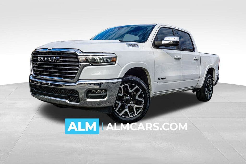 2025 RAM 1500 Laramie Crew Cab 4WD