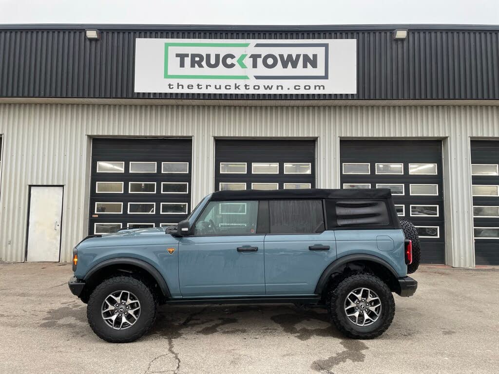 Ford Bronco Badlands Advanced 4-Door 4WD 2021