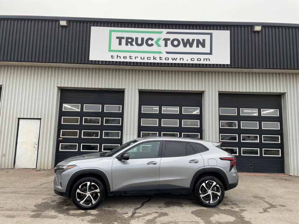 2024 Chevrolet Trax RS with 1RS FWD