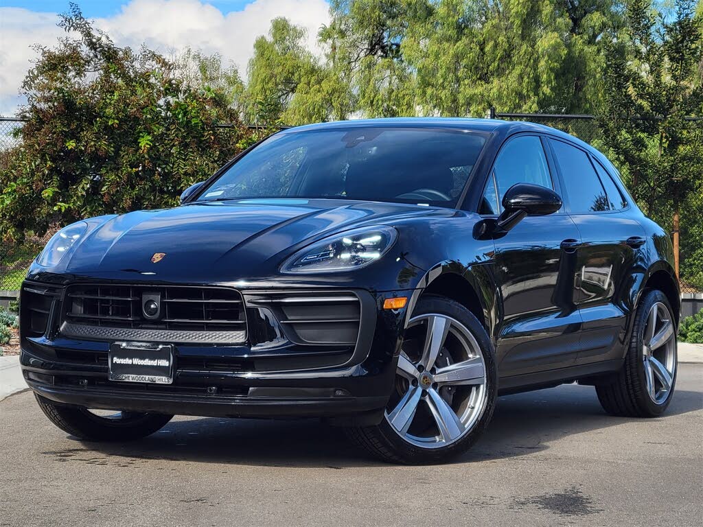 2025 Porsche Macan AWD