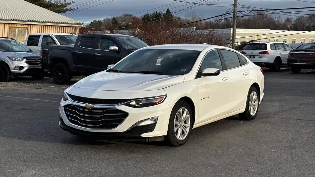 Chevrolet Malibu LT with 1LT FWD 2024