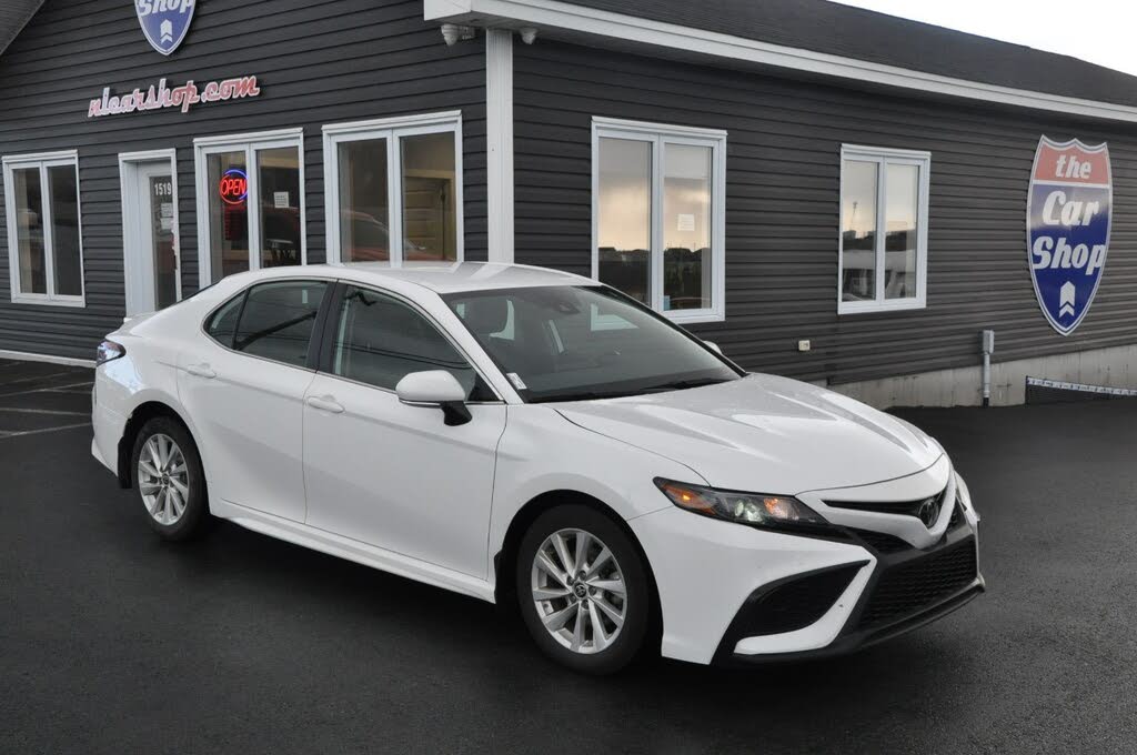 2024 Toyota Camry SE FWD