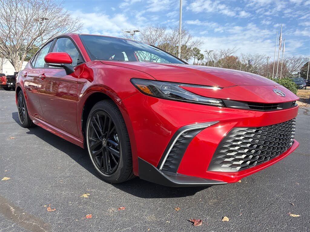 2026 Toyota Camry SE FWD