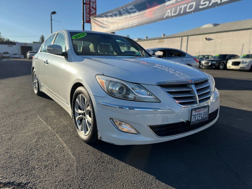 2012 Hyundai Genesis 3.8 RWD