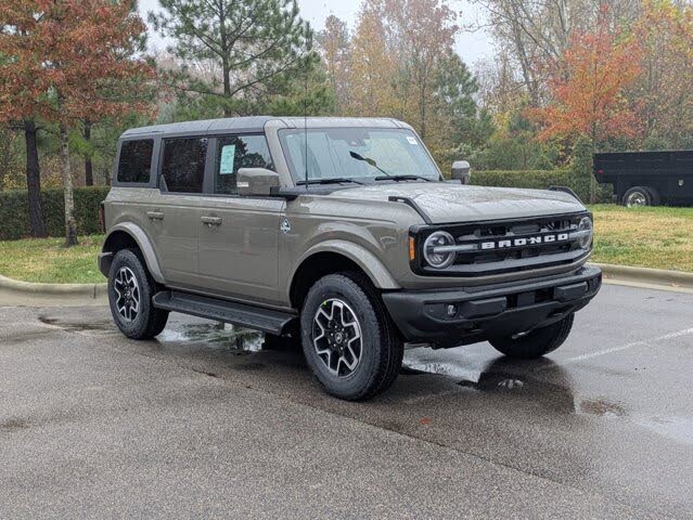 2025 Ford Bronco Outer Banks 4-Door 4WD