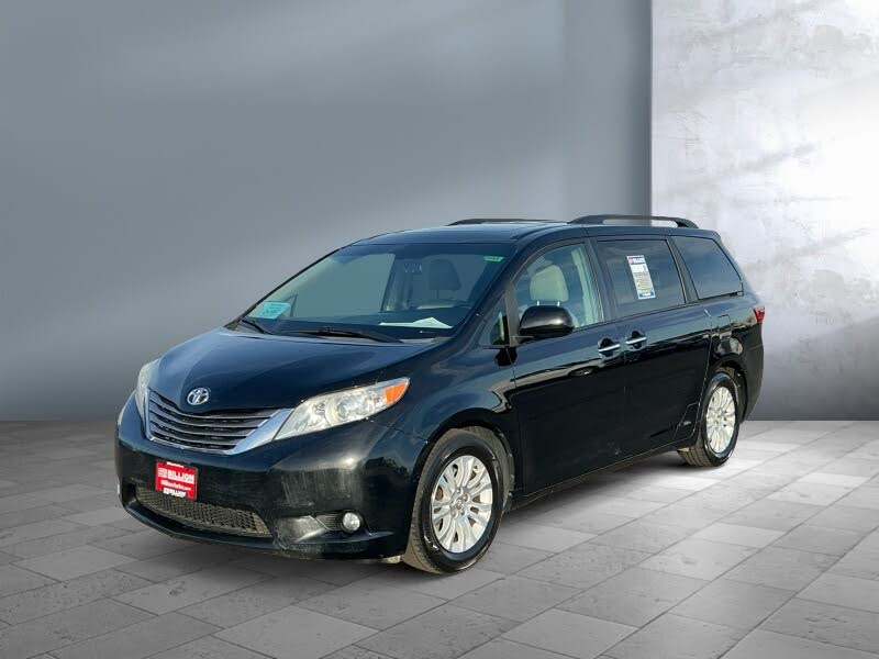 2016 Toyota Sienna XLE 7-Passenger Auto Access Seat