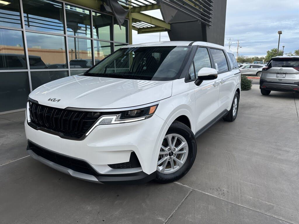 2024 Kia Carnival LX FWD