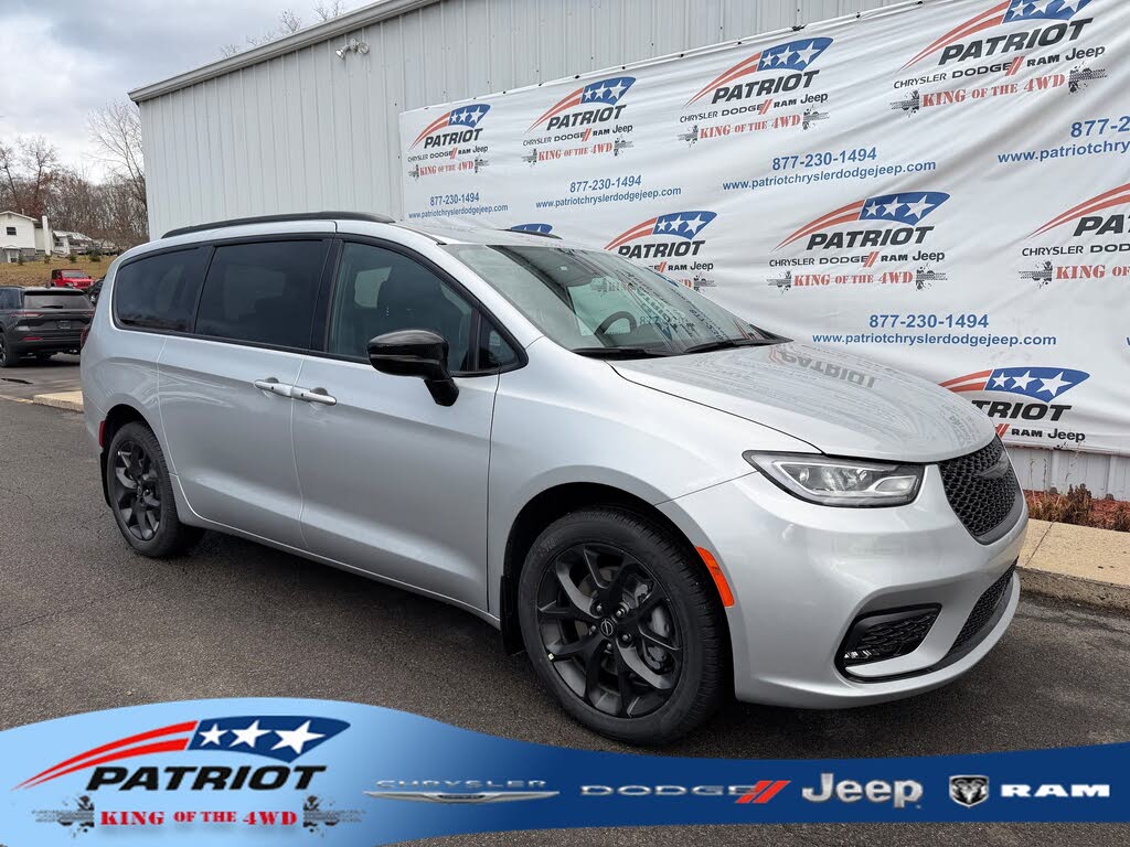 2026 Chrysler Pacifica Select AWD