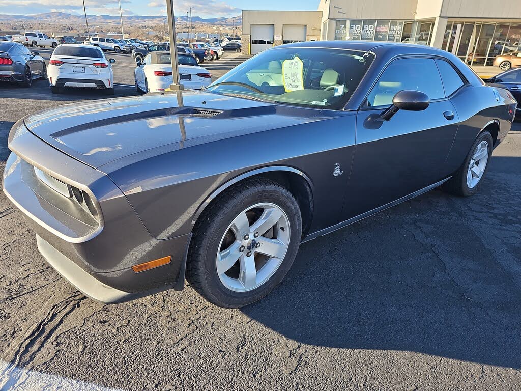 2013 Dodge Challenger SXT RWD