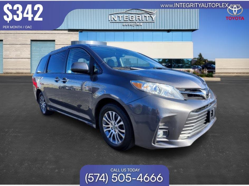 2018 Toyota Sienna XLE 8-Passenger FWD
