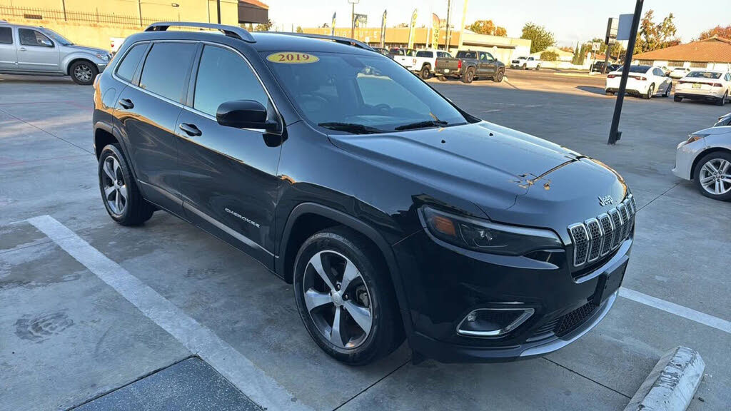 2019 Jeep Cherokee Limited FWD