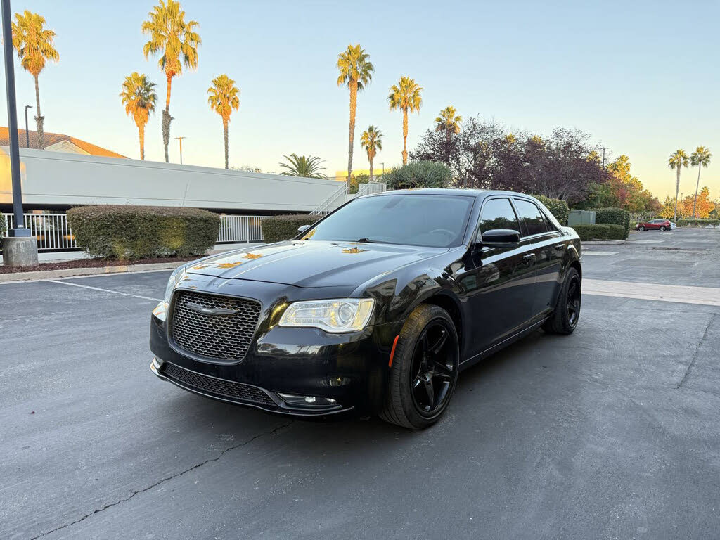 2016 Chrysler 300 Limited Anniversary RWD