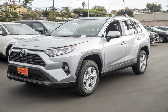 2025 Toyota RAV4 XLE FWD