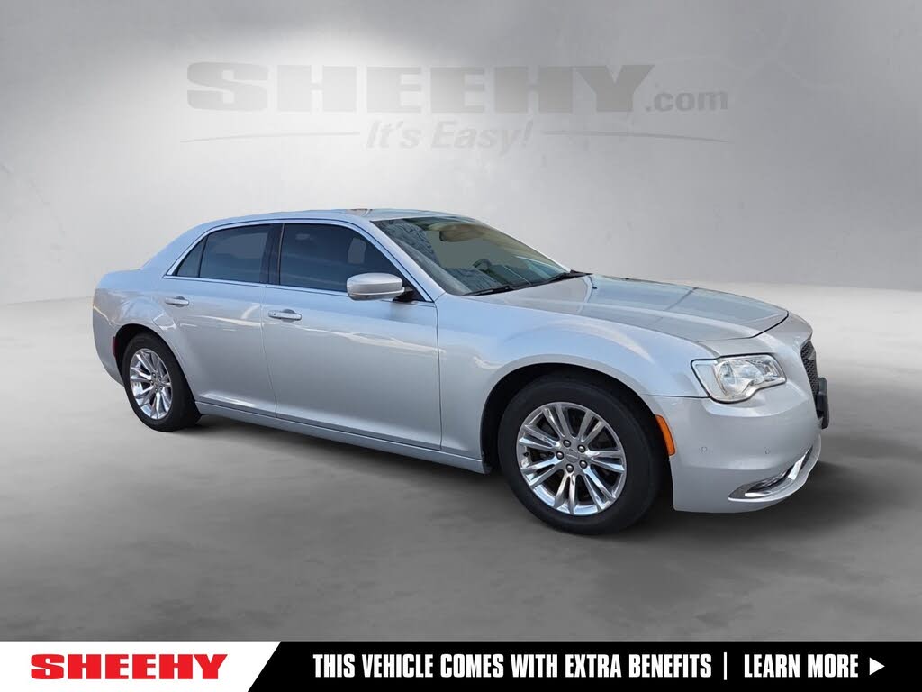 2021 Chrysler 300 Touring RWD