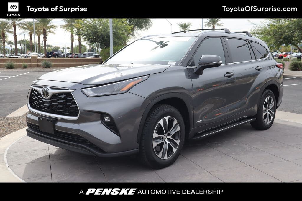 2023 Toyota Highlander XLE FWD