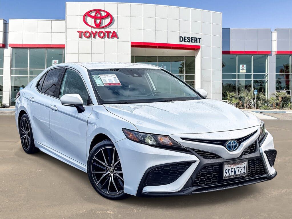 2024 Toyota Camry Hybrid SE FWD