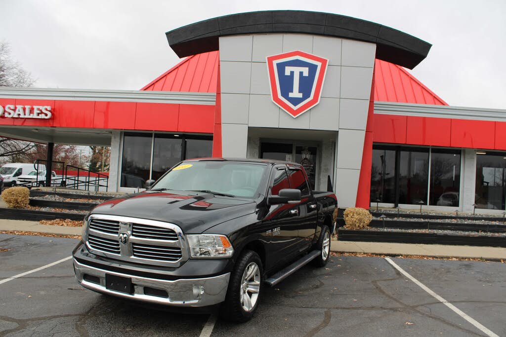 2017 RAM 1500 SLT Crew Cab 4WD