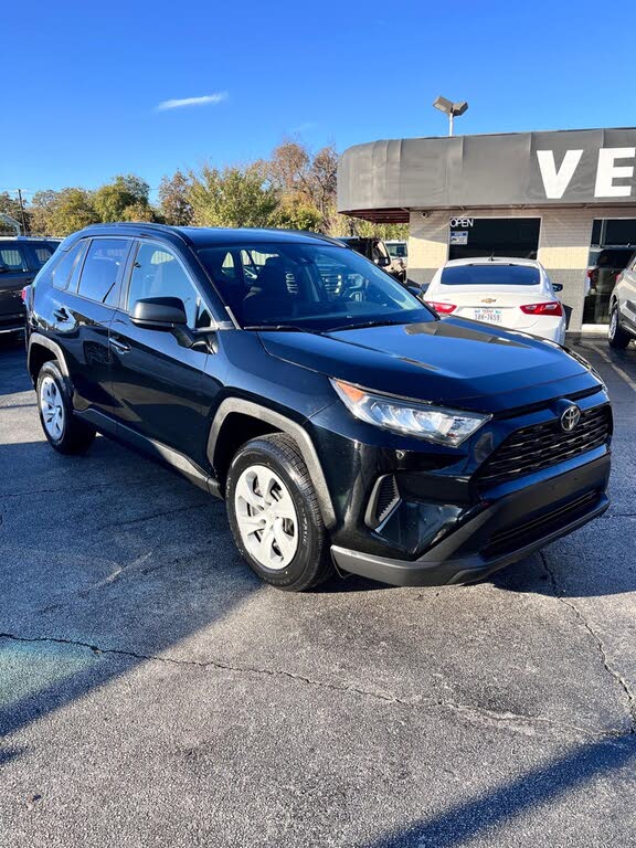 2019 Toyota RAV4 LE FWD