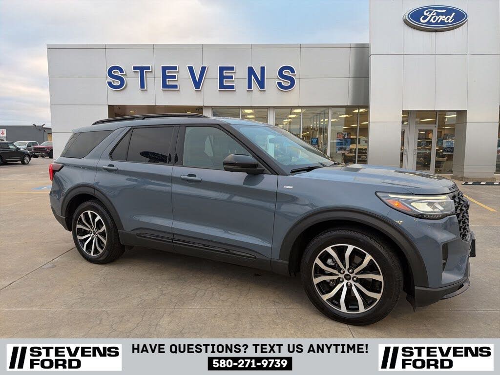 2025 Ford Explorer ST-Line RWD