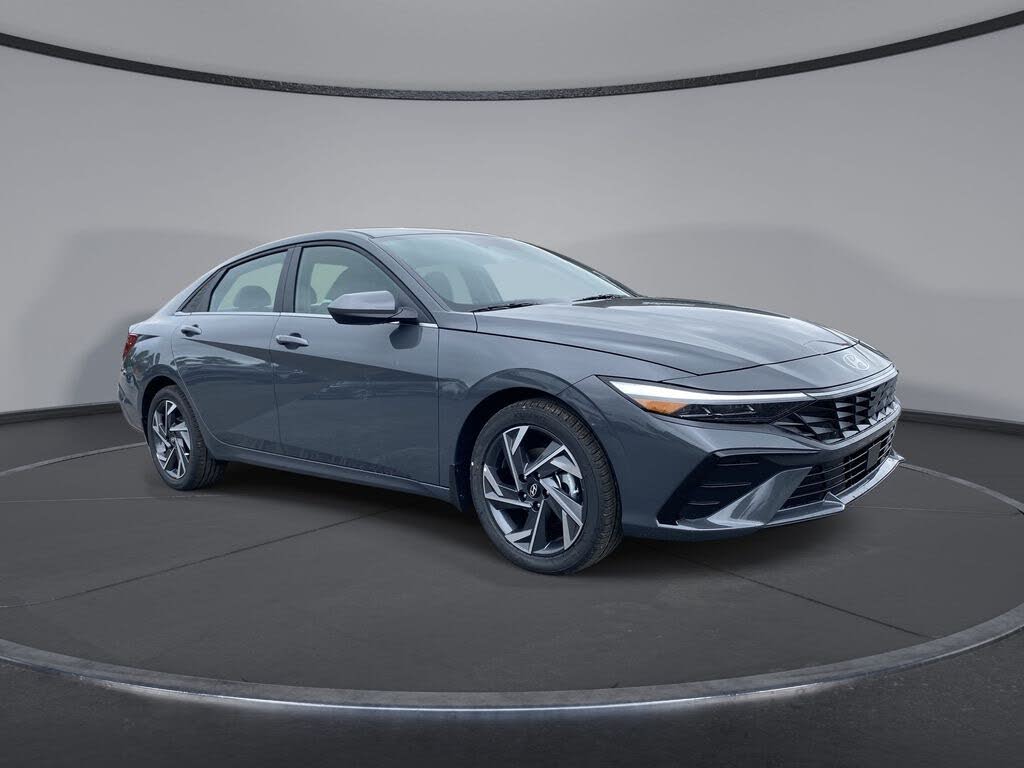 2024 Hyundai Elantra SEL FWD