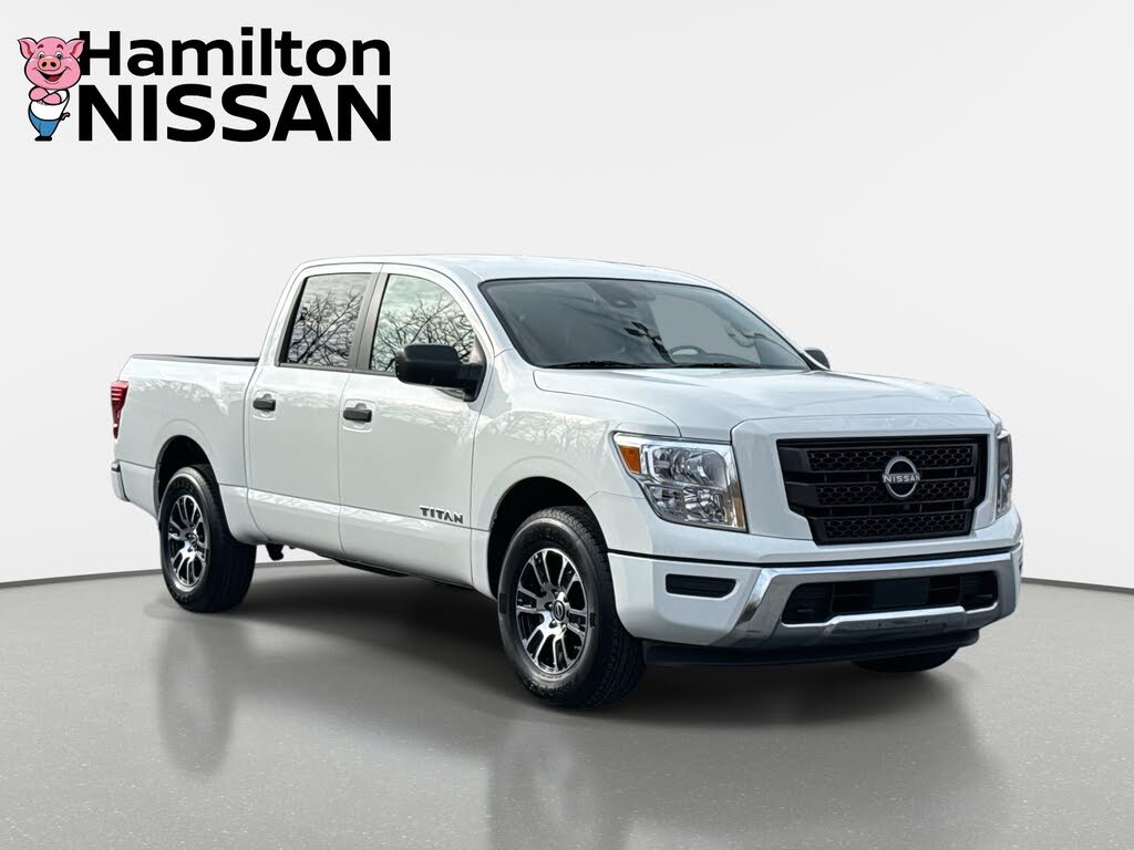 2024 Nissan Titan SV Crew Cab 4WD