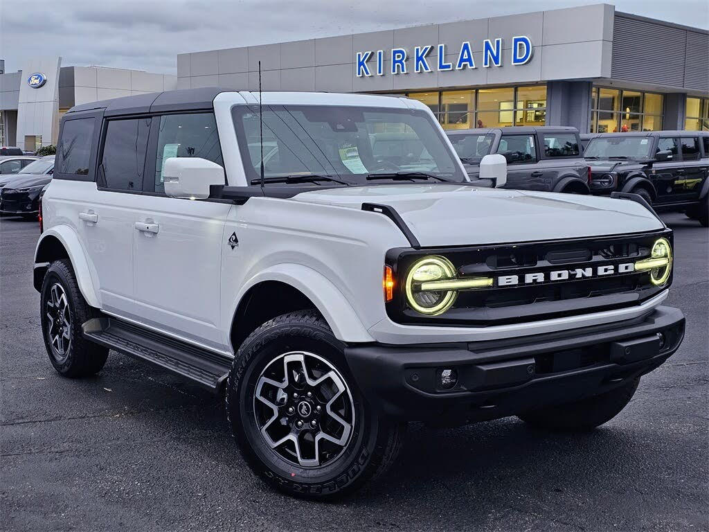 2025 Ford Bronco Outer Banks 4-Door 4WD