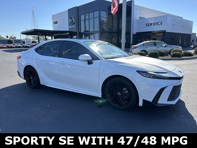 2025 Toyota Camry SE FWD