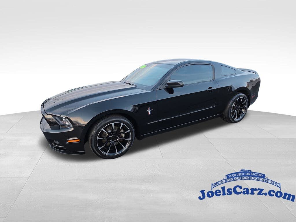 2013 Ford Mustang V6 Coupe RWD