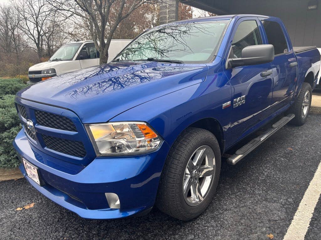 2016 RAM 1500 Express Crew Cab 4WD