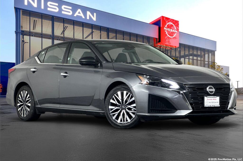 2024 Nissan Altima 2.5 SV FWD