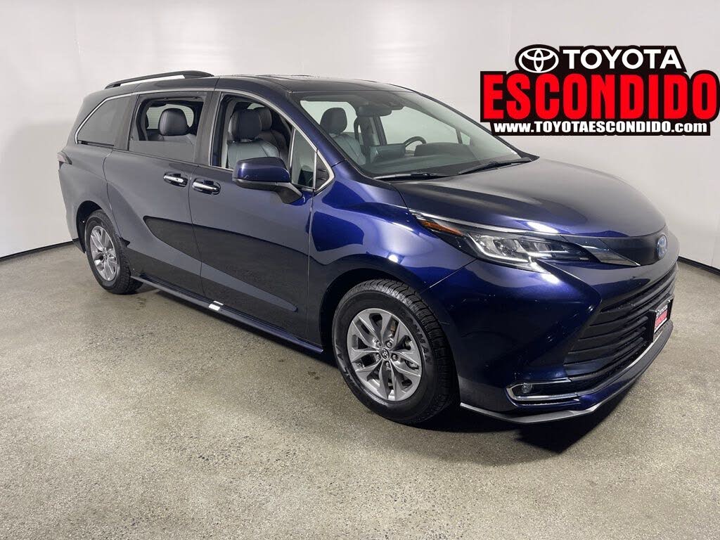 2023 Toyota Sienna XLE 7-Passenger FWD