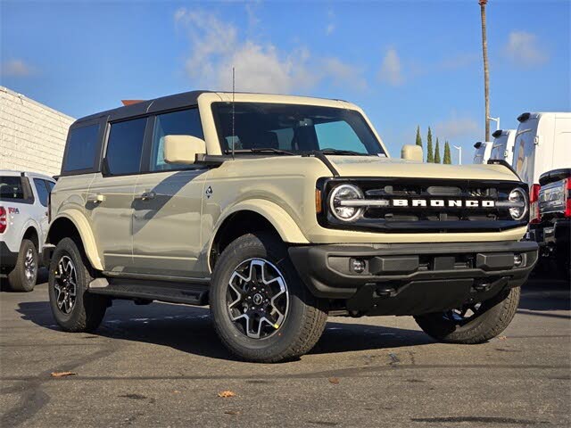 2025 Ford Bronco Outer Banks 4-Door 4WD