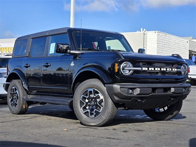2025 Ford Bronco Outer Banks 4-Door 4WD
