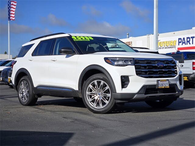 2025 Ford Explorer Active AWD