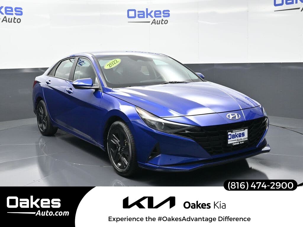 2022 Hyundai Elantra SEL FWD