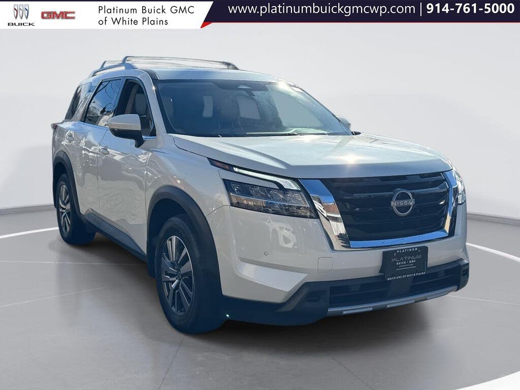 2023 Nissan Pathfinder SL 4WD