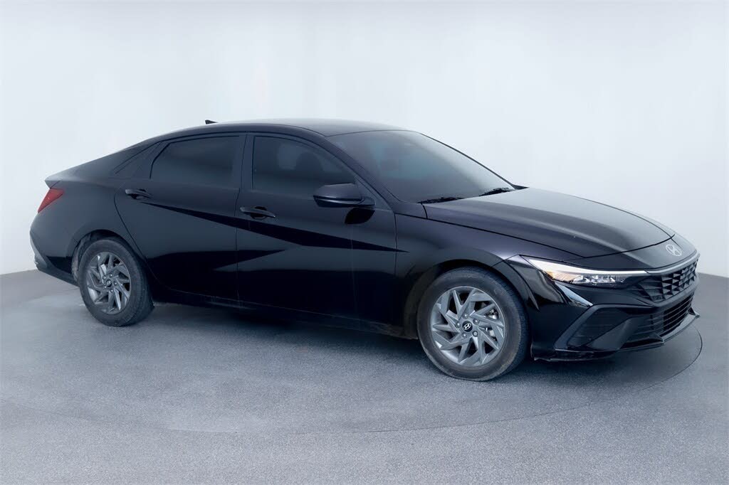 2024 Hyundai Elantra SEL FWD