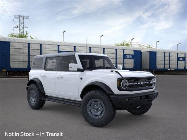2025 Ford Bronco Outer Banks 4-Door 4WD