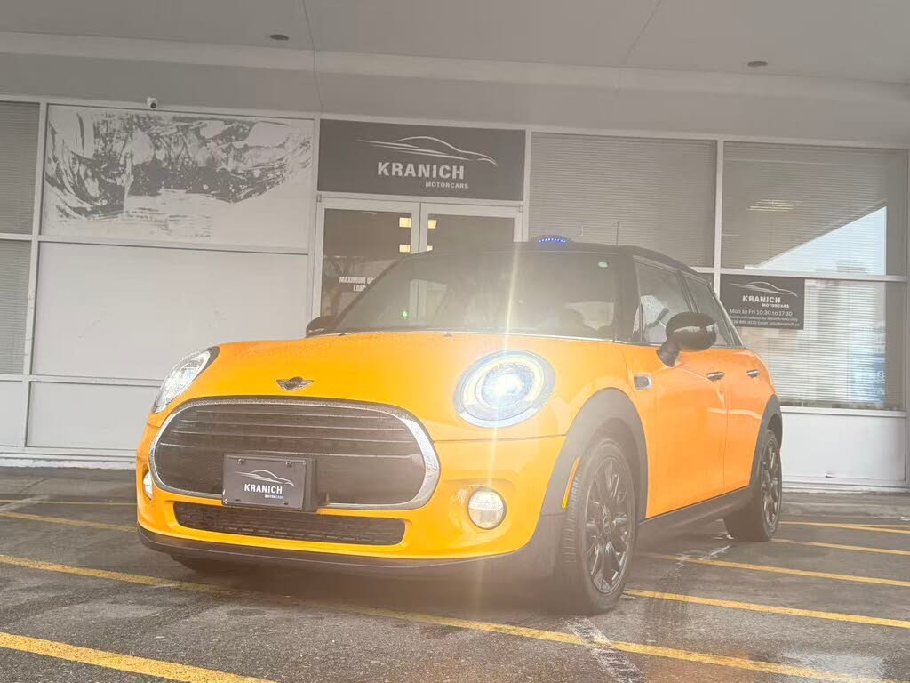 2015 MINI Cooper 4-Door Hatchback FWD